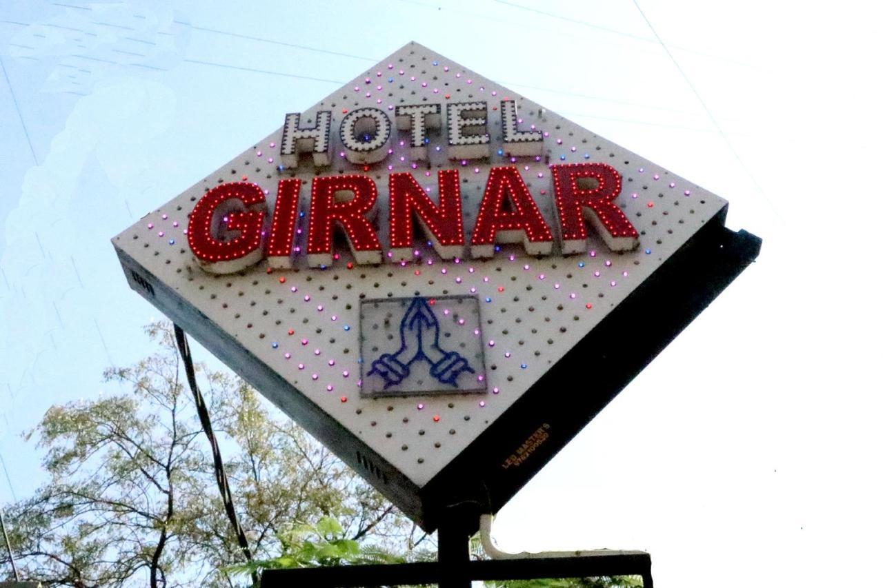 Hotel Girnar Aurangabad  Buitenkant foto