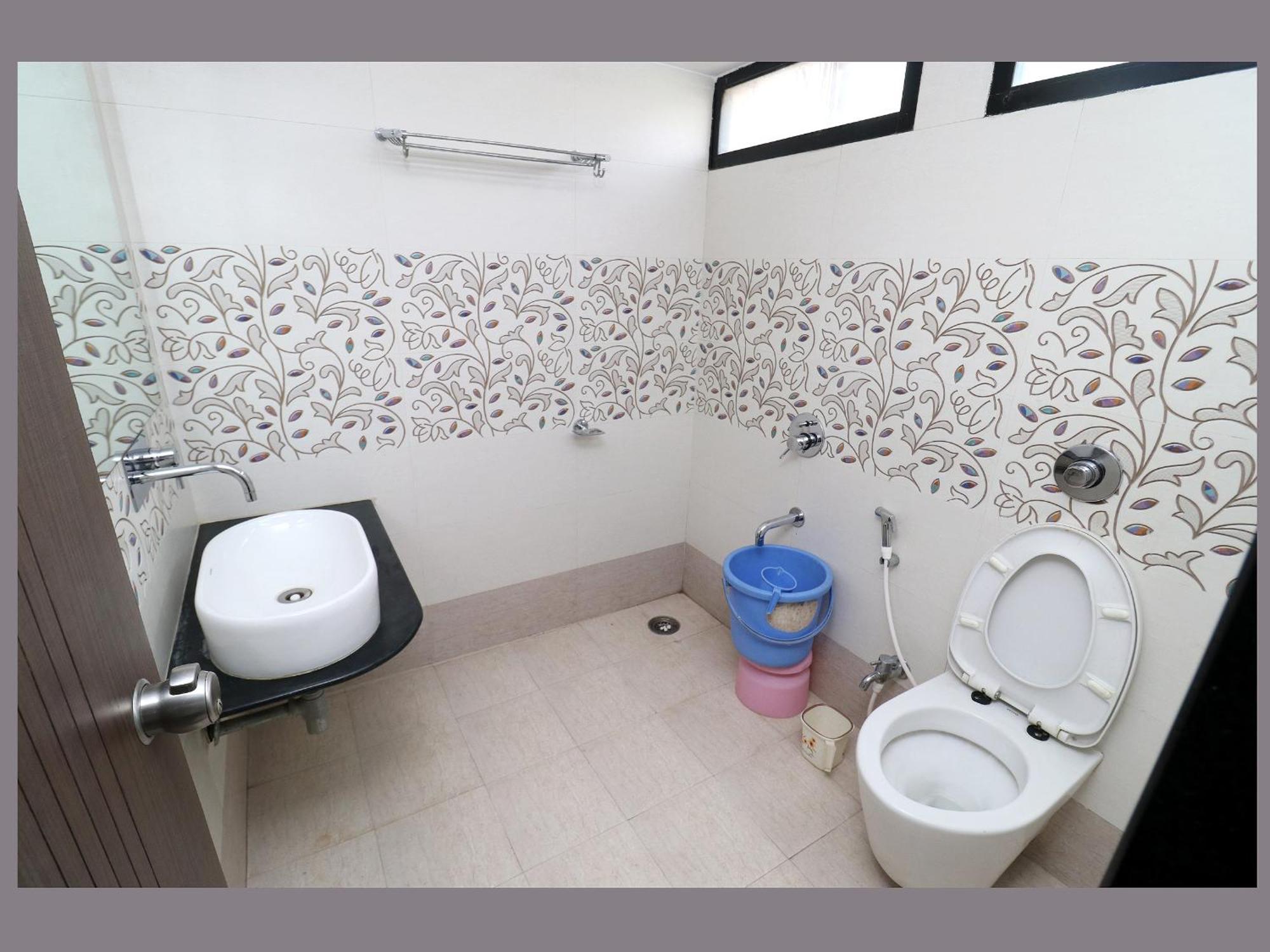 Hotel Girnar Aurangabad  Buitenkant foto