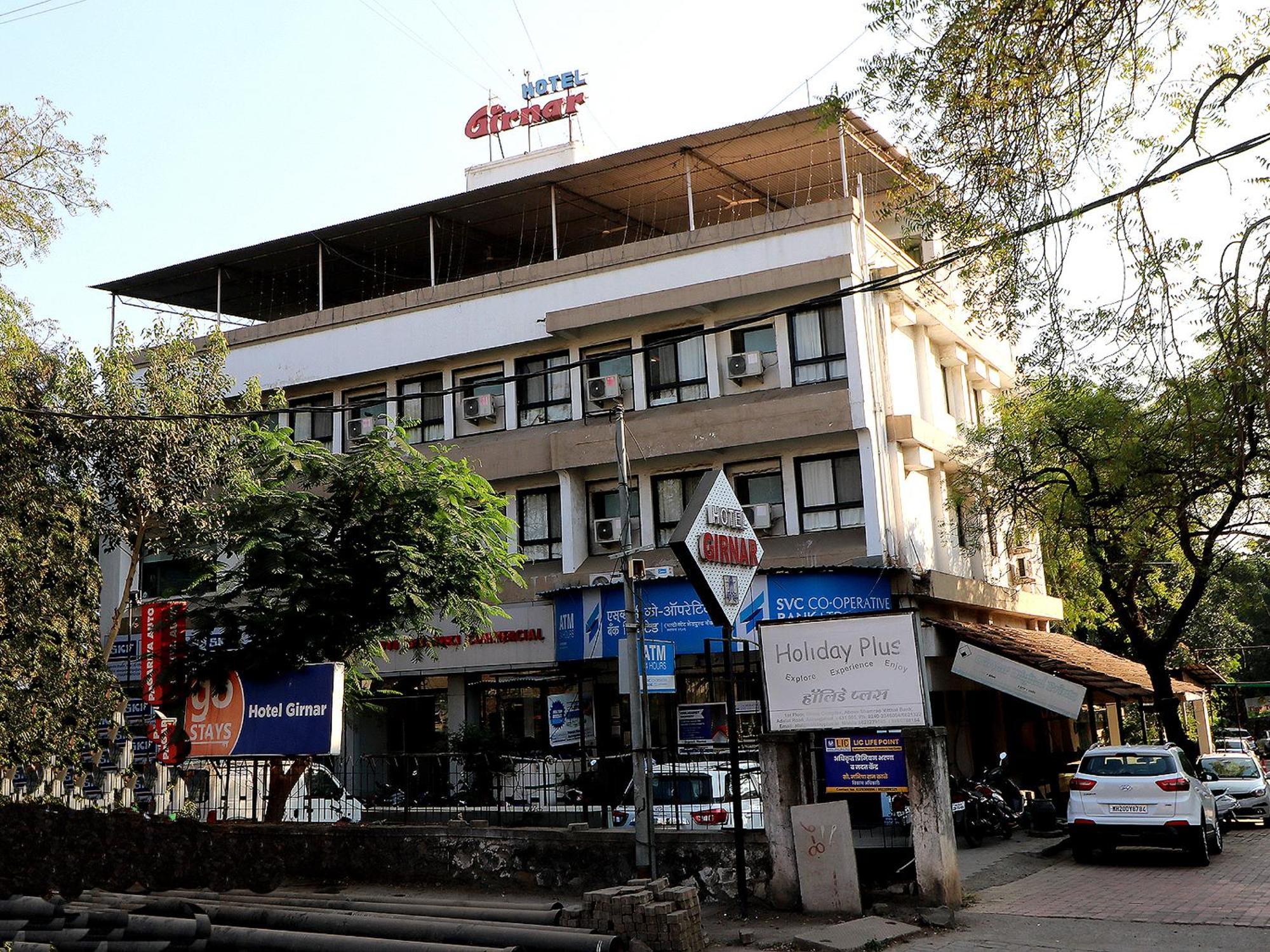 Hotel Girnar Aurangabad  Buitenkant foto